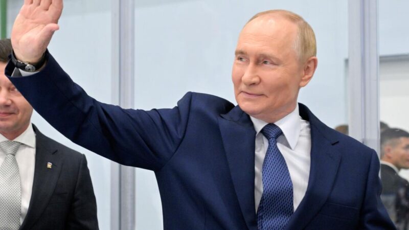 Column: Trump and the U.S. gain nothing from relationship with Putin