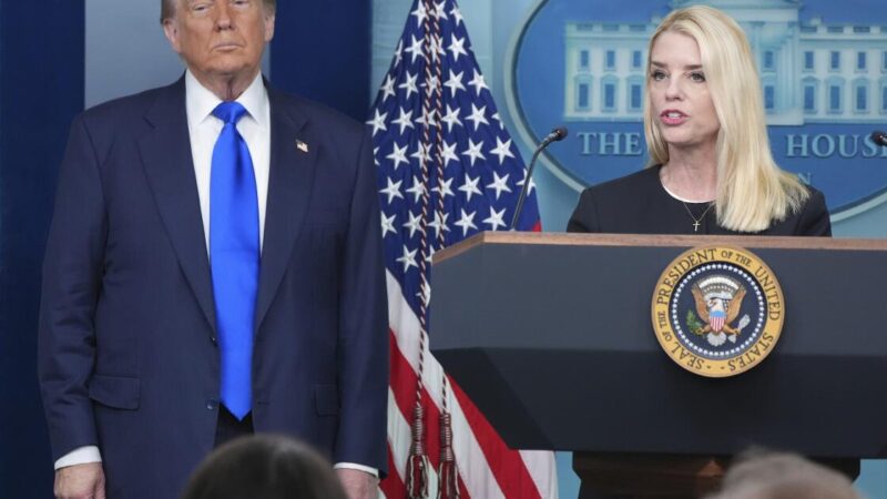 Hiltzik: Trump takes aim at cash bail