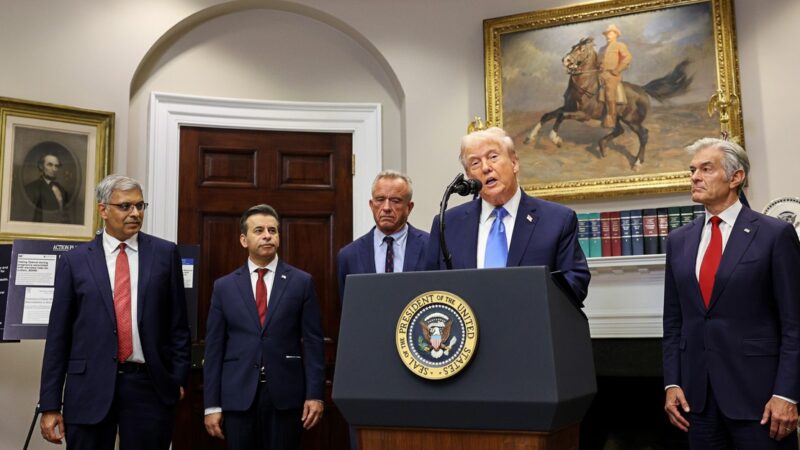 Trump Tells Pregnant Women to ‘Fight Like Hell’ Not to Take Tylenol