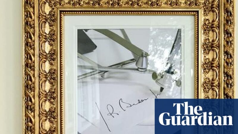 Trump hangs autopen photo instead of Biden portrait in new presidential gallery | Donald Trump