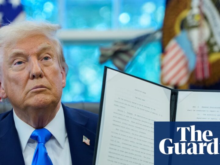 Trump signs proclamation imposing annual $100,000 fee on H-1B visas | Donald Trump