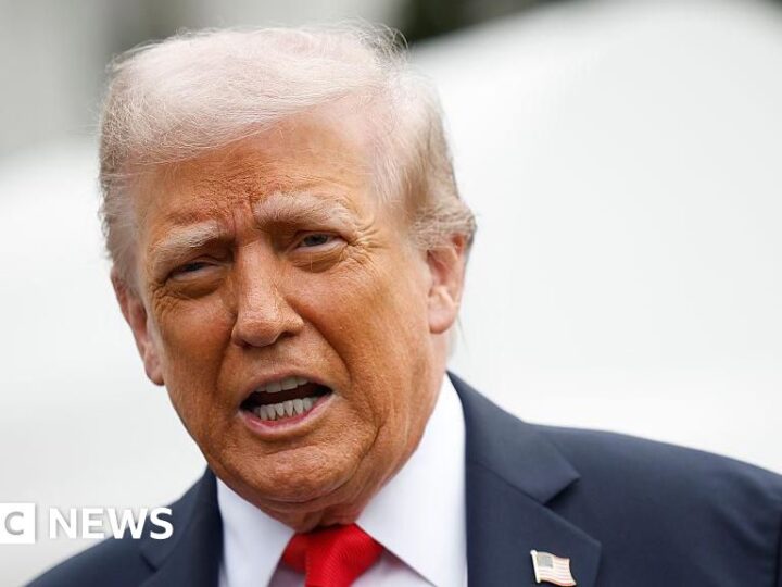 Trump clashes with Australian journalist over business deals in office