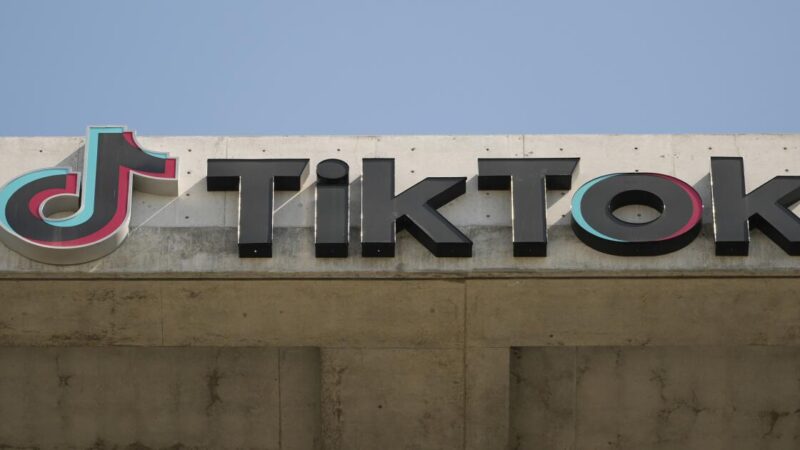 Trump signs executive order to keep TikTok operating in U.S.