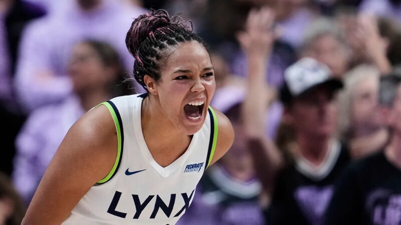 Obama’s swipe at Trump admin draws response from WNBA star