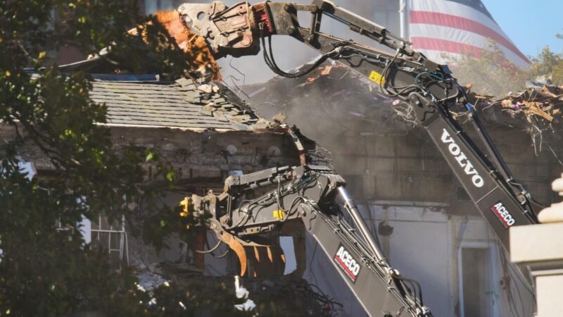 Trump tears down White House wing to build a ballroom