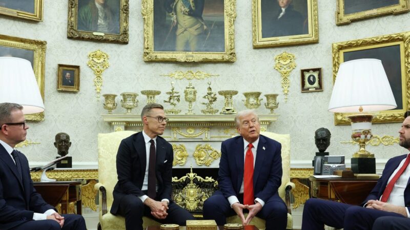 Before-and-After Photos Show Changes Trump’s White House Decor Changes