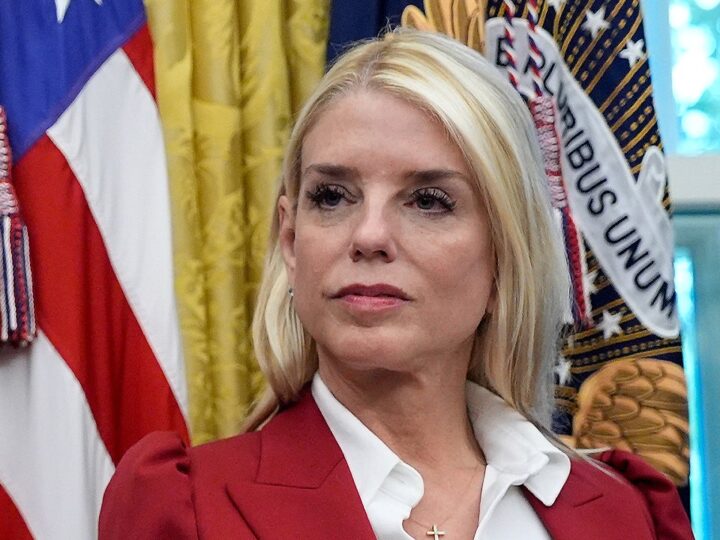 Bondi says Pritzker should be ‘begging’ Trump for Chicago crime help