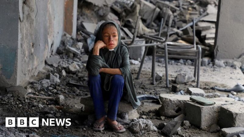 Israel ‘tightens siege’ of Gaza City as Hamas reviews Trump peace plan