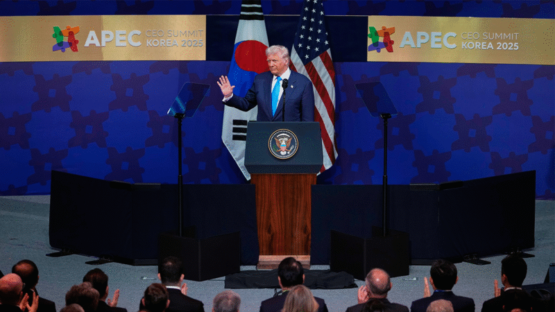 Trump meets South Korean president in Gyeongju seeking investments