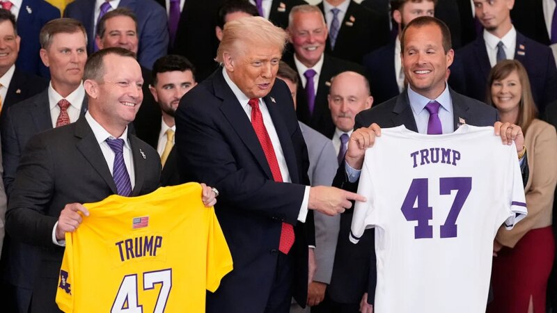 Trump receives praise from LSU baseball coach