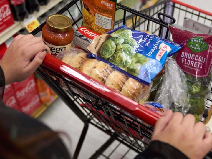Trump administration posts notice that no federal food aid will go out Nov. 1