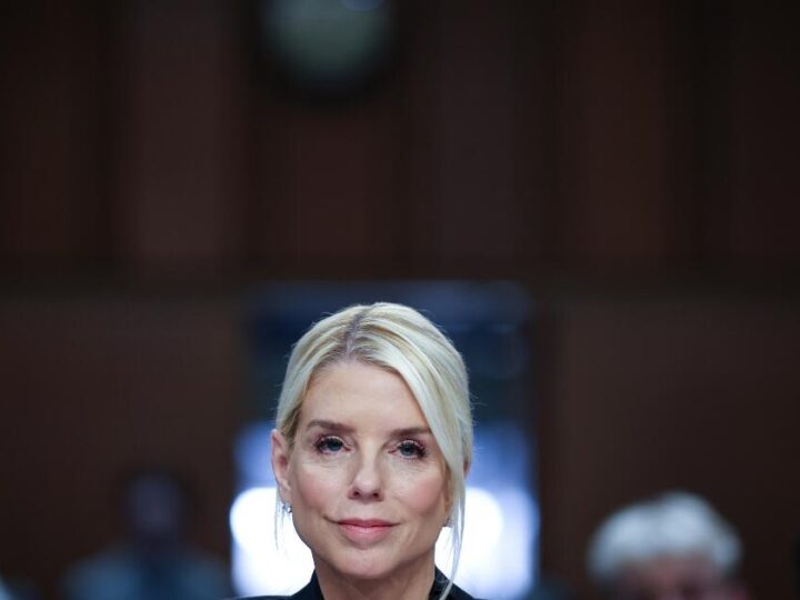 Contributor: The key to checking Trump’s lawlessness is to discipline his lawyers