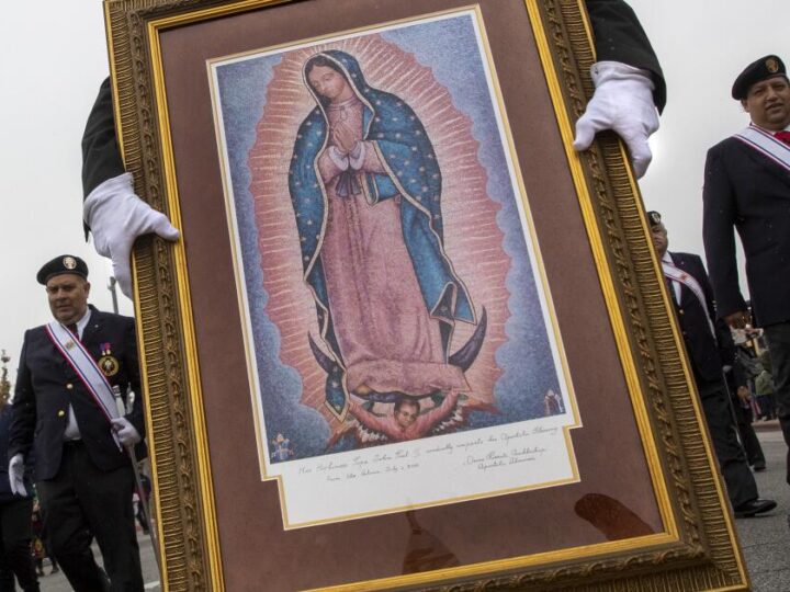 Commentary: Can opposing Trump’s deportation machine help Catholic Church regain its moral mojo?