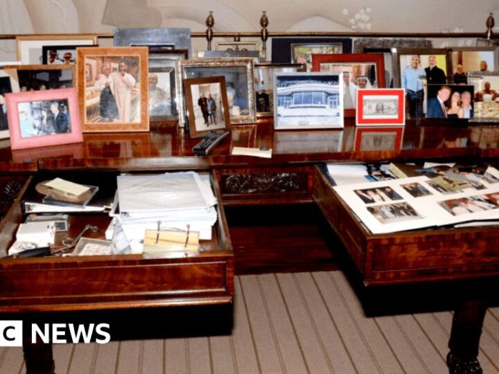 Image in Epstein files that features Trump reinstated after backlash