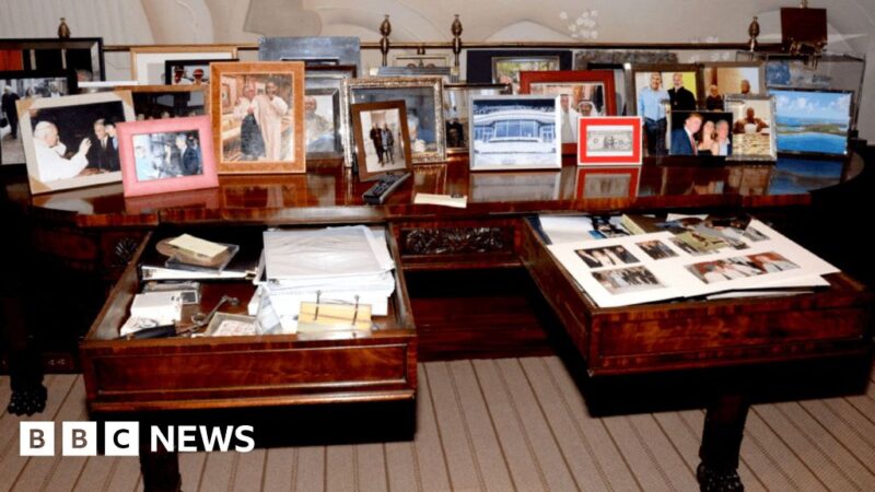 Image in Epstein files that features Trump reinstated after backlash