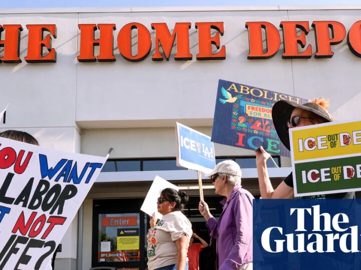 Merry boycotting: US shoppers avoid Trump-aligned businesses amid holiday season | Shopping