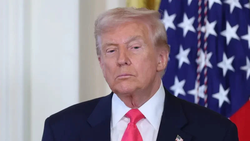 Trump Says He Wants to ‘Do What’s Right’ in Warner Deal