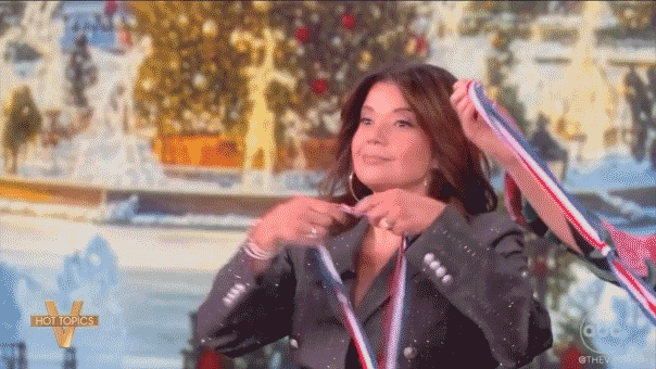 Ana Navarro hands out fake medals to mock Trump’s FIFA Peace Prize