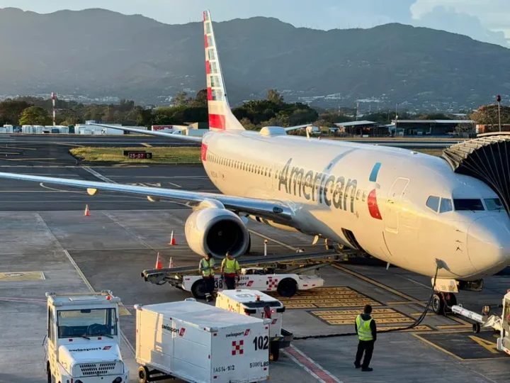 Trump Says Airlines Can Fly to Venezuela and American Announces Plans