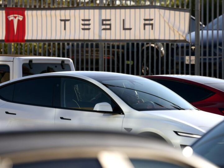 Newsom’s budget includes $200M to make up for Trump’s canceled EV rebates, among other climate items