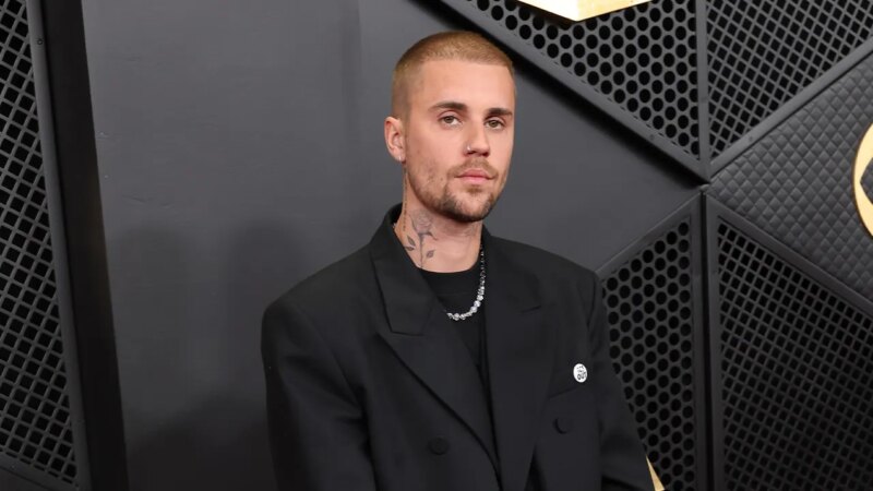Justin Bieber performs in underwear, Trevor Noah slams Nicki Minaj and Trump at Grammys
